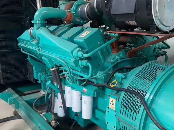 浈江更换100kW柴油发电机组机油时，需要注意哪些事项？