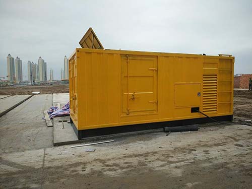 浈江合同中关于乙方责任导致工期延误的赔偿标准应该如何制定？